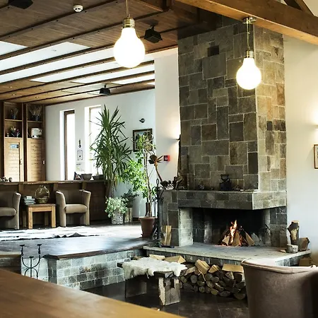 Boutique The White Pine فندق ساموكوف