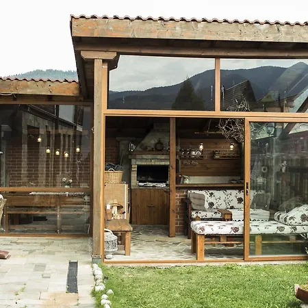 Boutique The White Pine فندق 3*