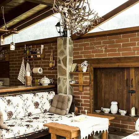 Boutique The White Pine فندق