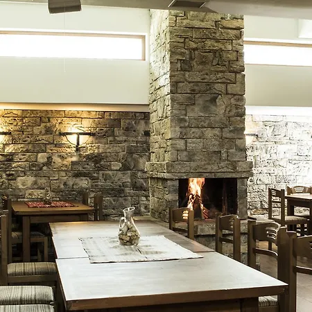 Boutique The White Pine ساموكوف